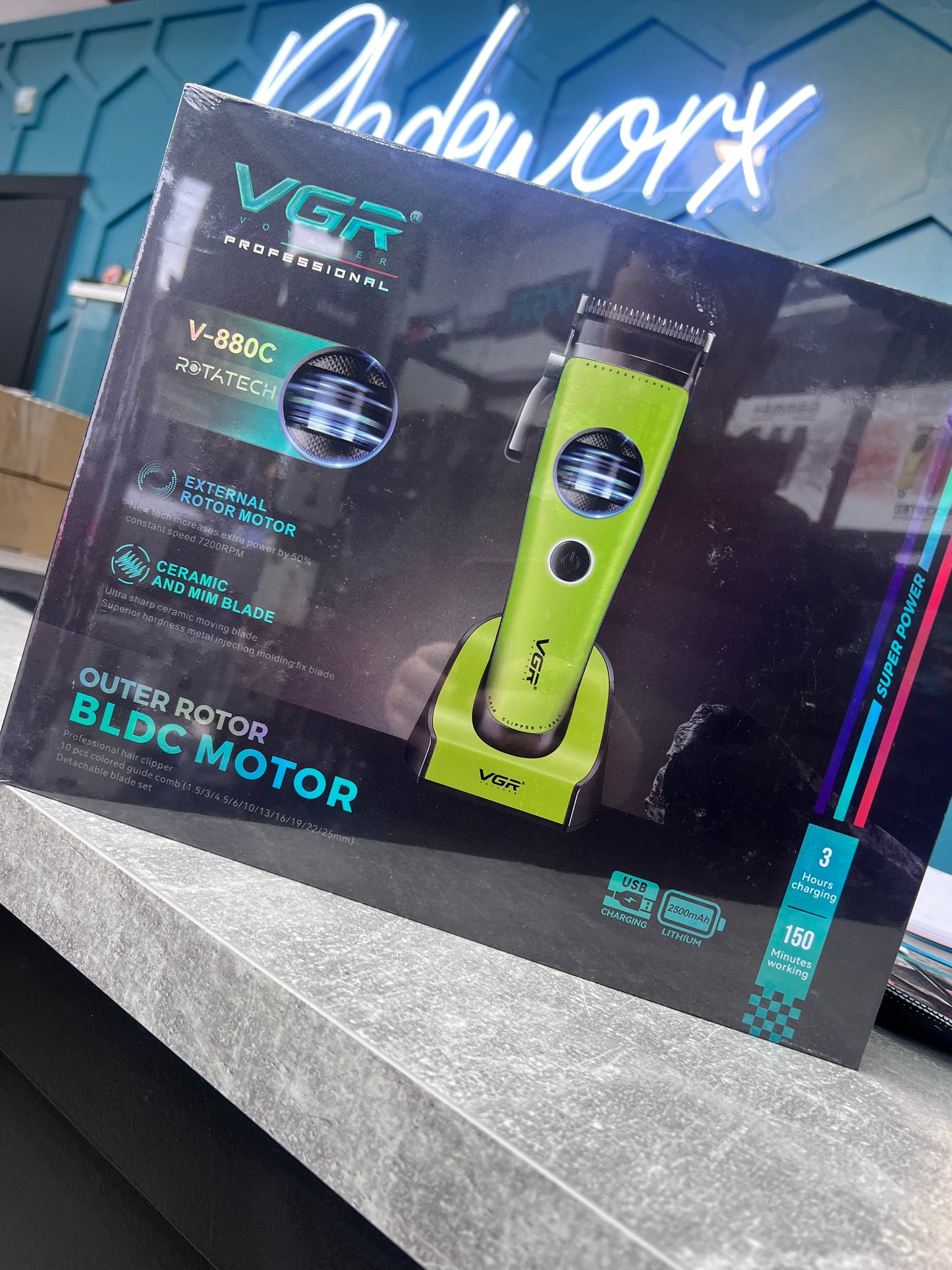 VGR 880C - Clipper - NEON