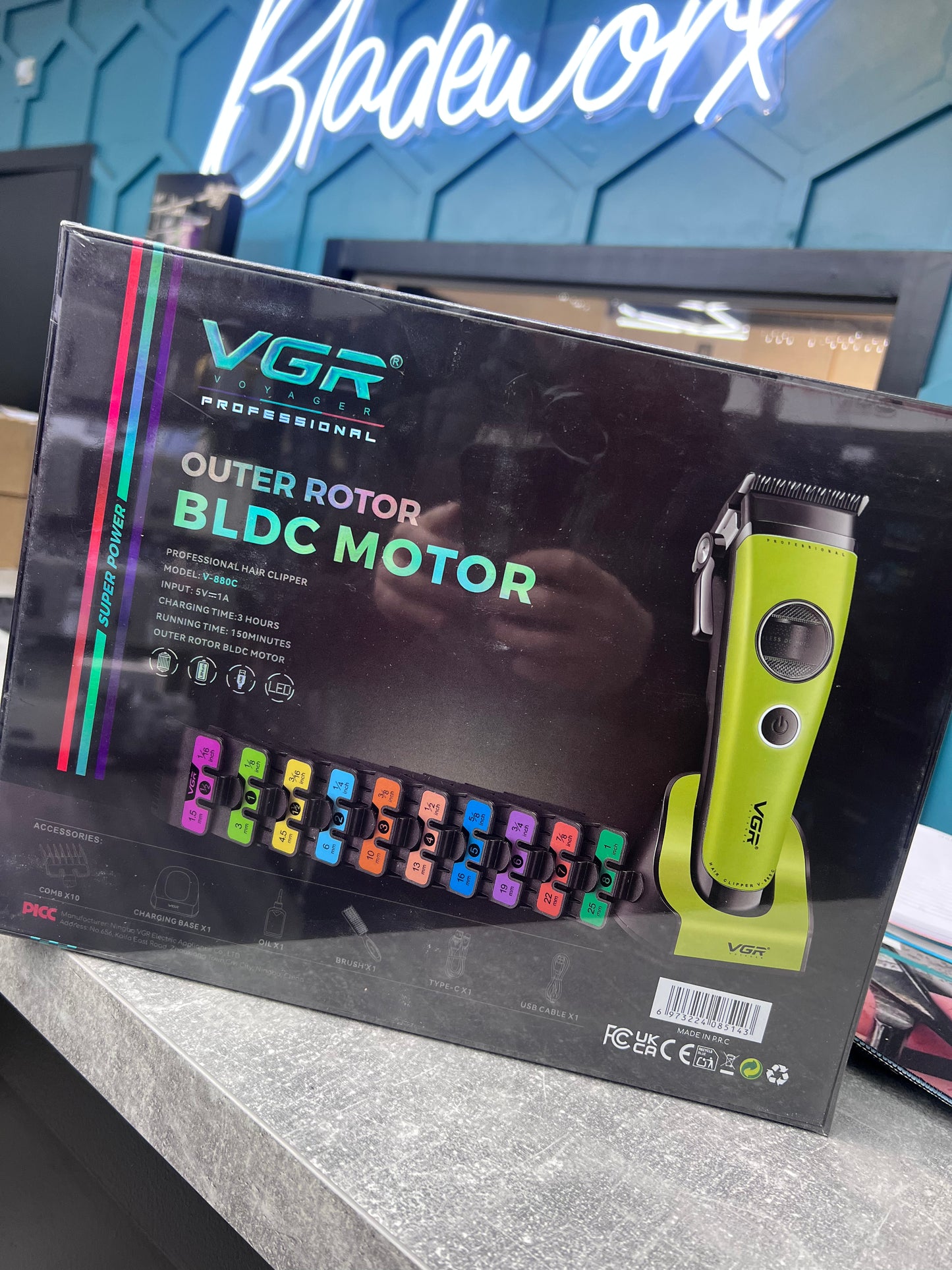 VGR 880C - Clipper - NEON