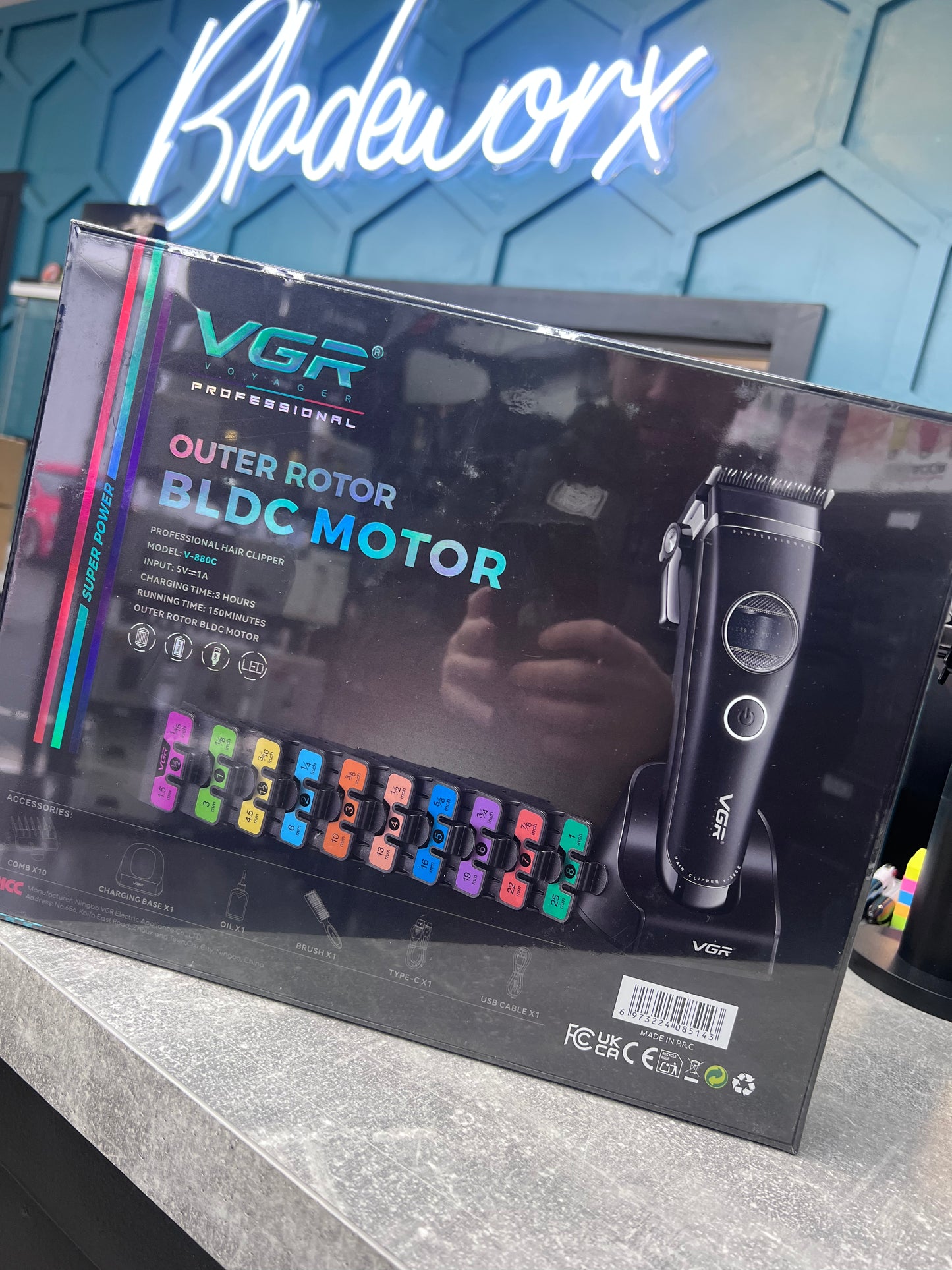 VGR 880C - Clipper - BLACK